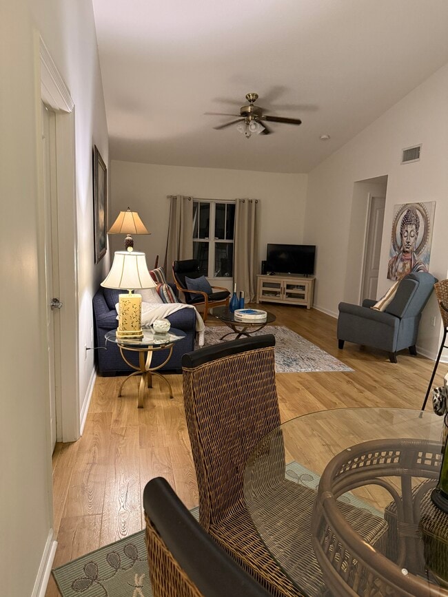 Building Photo - 5095 Fairways Cir