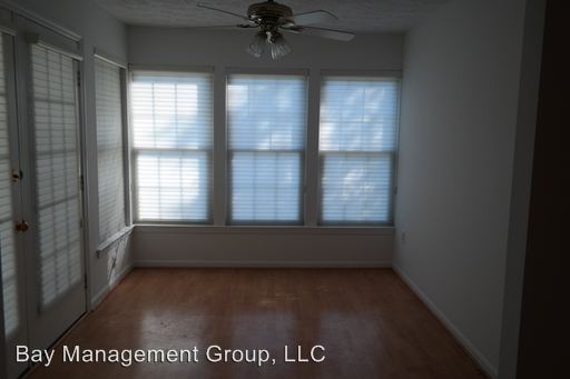 Building Photo - 1486 Greenbriar Cir