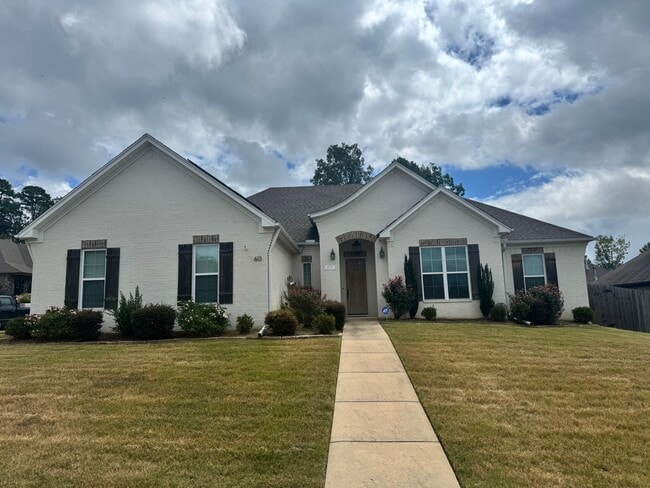 Building Photo - 613 Creekside Cv
