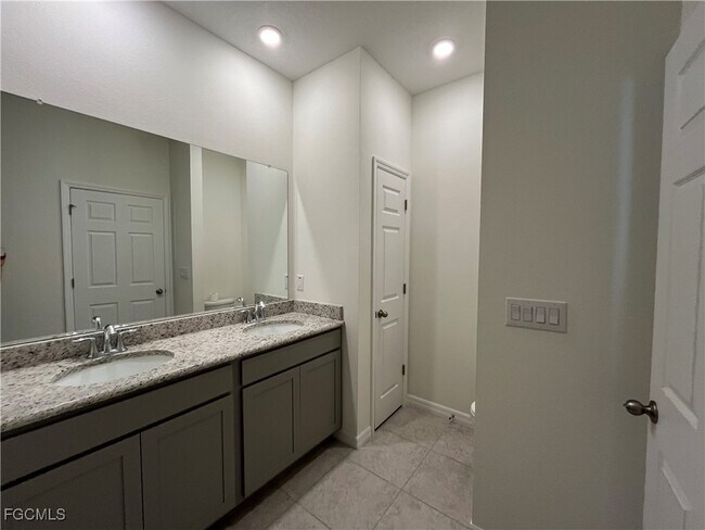 Foto del edificio - 5640 SW 117th Lane Rd