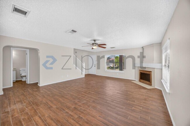 Building Photo - Unit