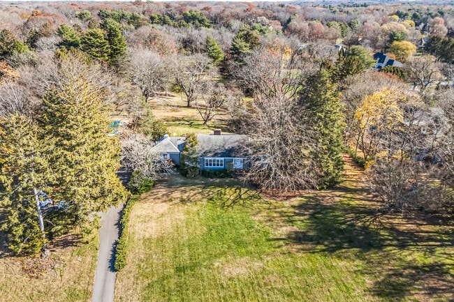 Building Photo - 110 Hegemans Ln