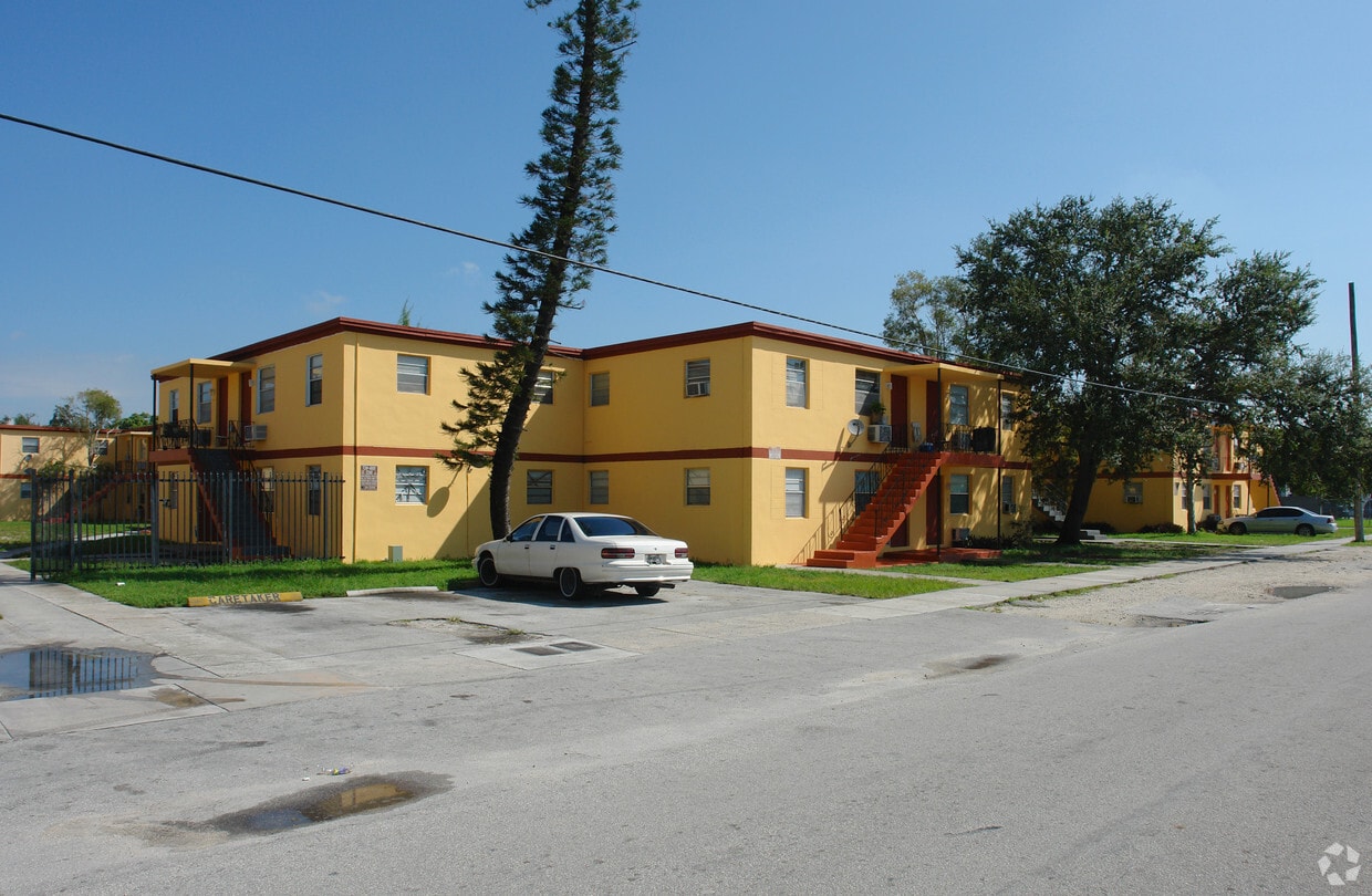 Building Photo - 725-745 NW 100th St