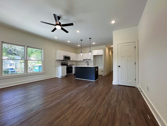 Building Photo - NEW CONSTRUCTION - Available August 2025!