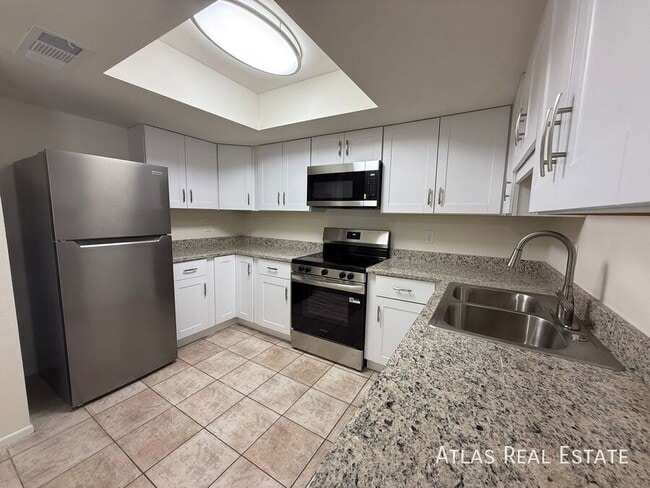 Foto del edificio - 16733 E Ashbrook Dr