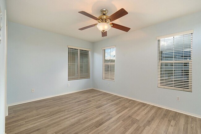 Foto del edificio - STUNNING SAN MARCOS 3 BEDROOM TOWNHOME IN ...
