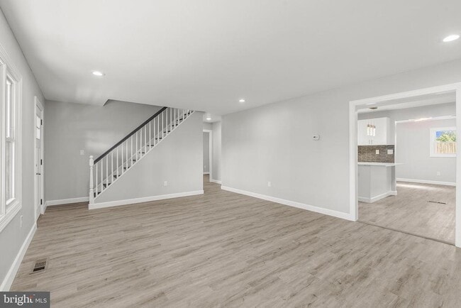 Foto del edificio - 12 Holbrook Ln