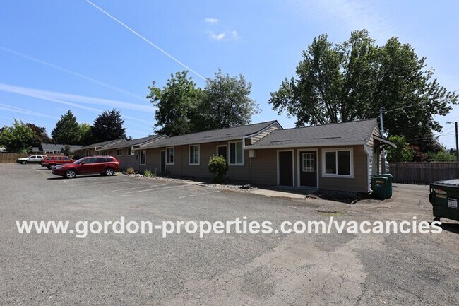 Foto del edificio - SE Arista Dr - 2 bedroom unit in the heart...