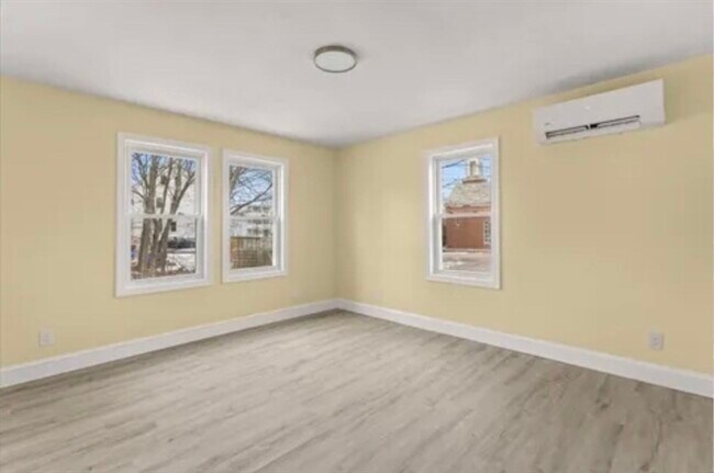 Foto del edificio - 29 St Casimir Ave