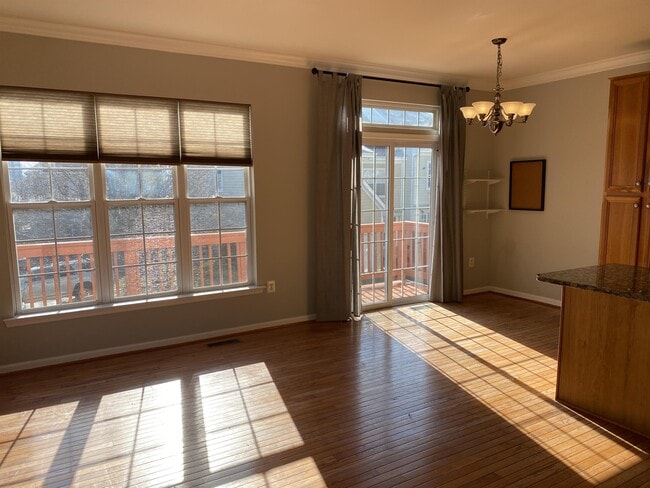 Building Photo - 13851 Palisades St