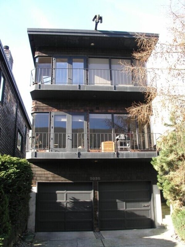 Primary Photo - 2035 Waverly Pl N