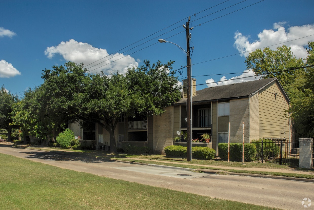 Primary Photo - Woodscape Apartments