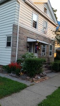 Building Photo - 166 College St