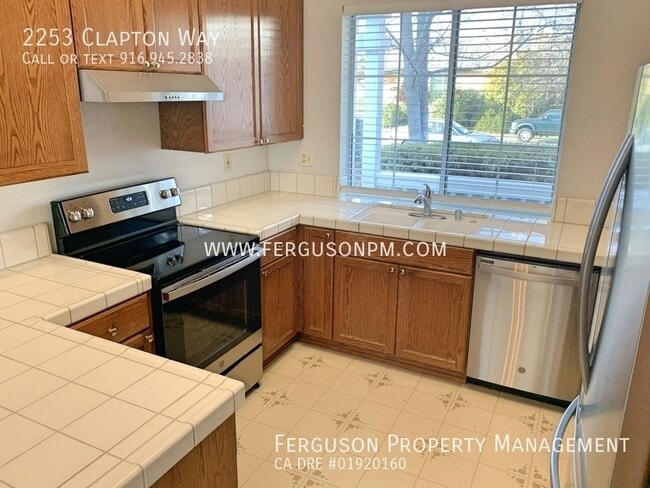 Building Photo - Super Clean Three Bedroom Home in Folsom