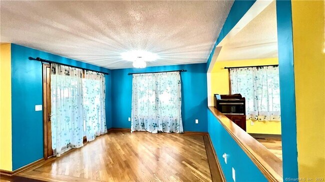 Building Photo - 25 Arthur Dr