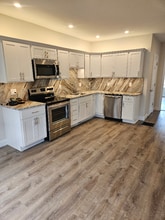 Building Photo - 15 Warsaw Ave