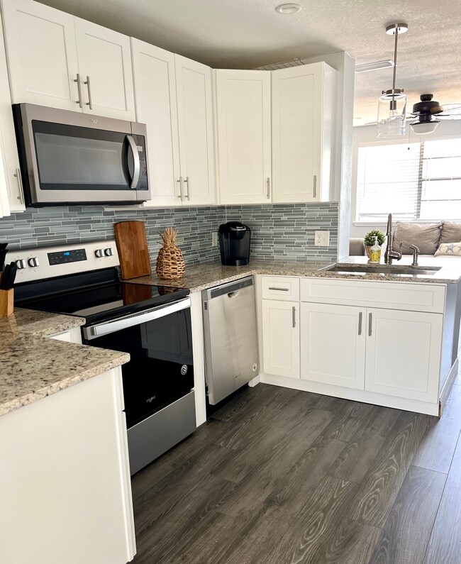 Building Photo - 33 Azalea Dr