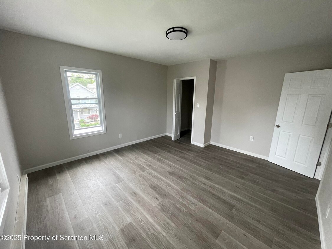 Building Photo - 1418 Monsey Ave