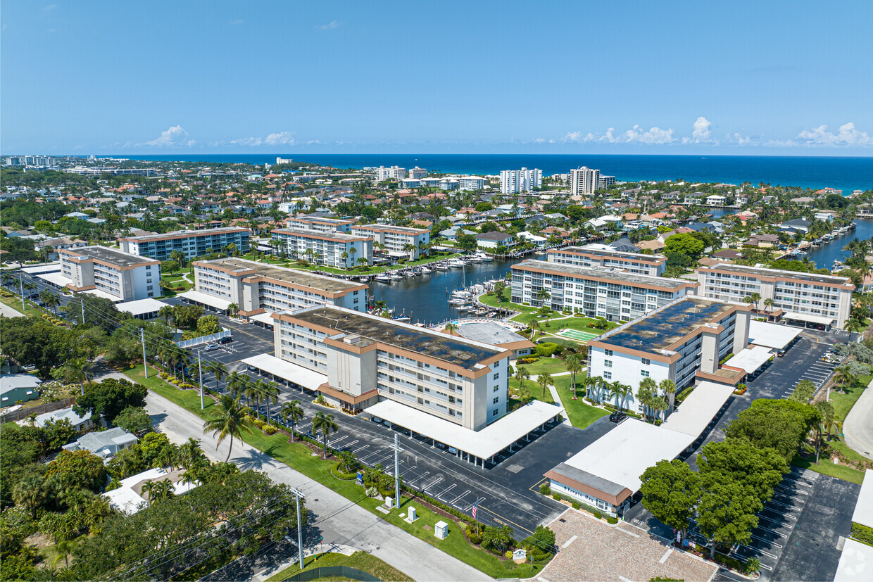Entrance - Tropic Bay