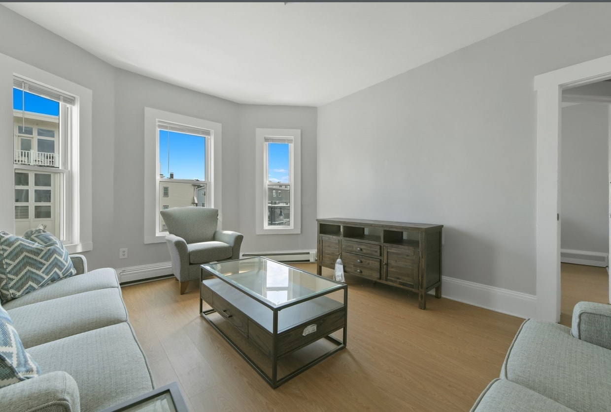 Photo - 553 Dorchester Ave (Boston, MA)