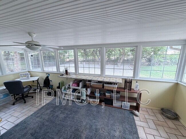 Building Photo - 2718 Del Mar Dr