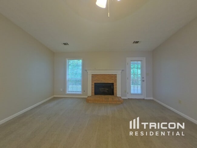 Building Photo - 5490 Maltdie Ct NE
