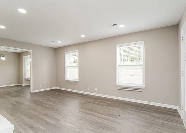 Building Photo - 253 Cedarview Dr