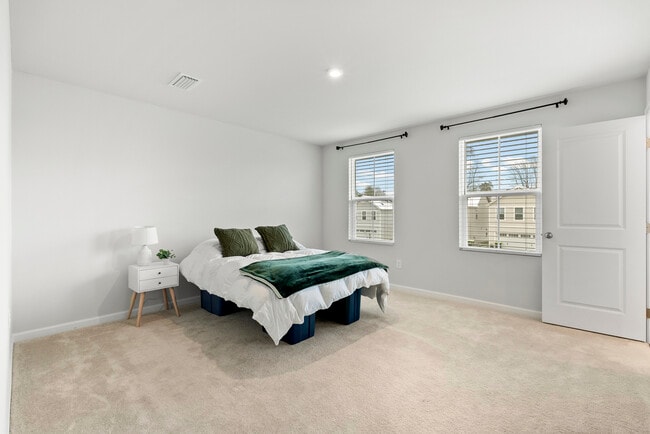 Building Photo - 161 Robinia Rd