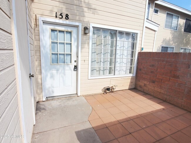 Foto del edificio - 625 S Westwood