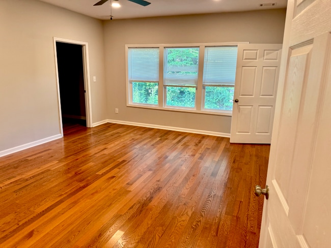 Building Photo - 557 Handyman Ct