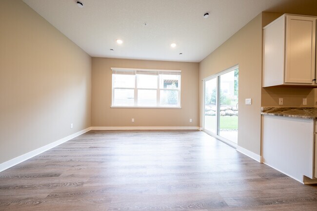 Foto del edificio - 16415 Jaffna Pl