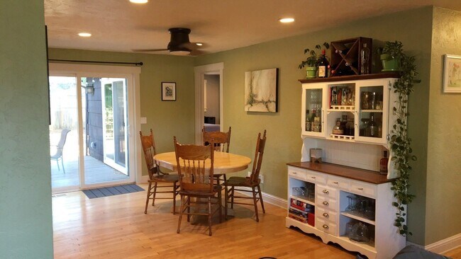 Photo - Beautiful 4 bed/2 bath on 10,000+ s.f. pri... House