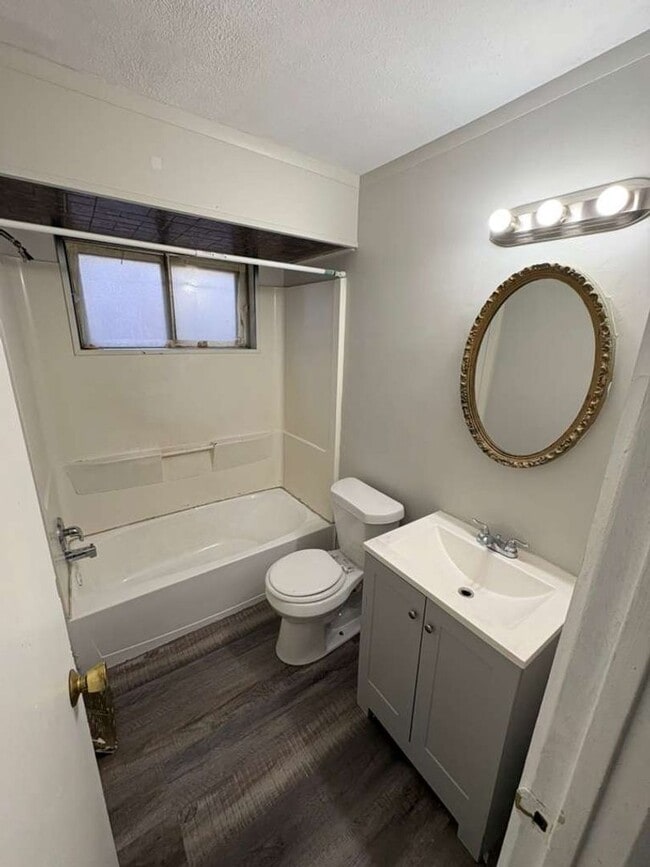 Building Photo - Spacious & Updated Bedford Home with Modern Touches