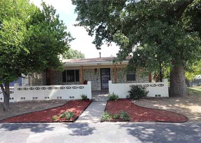 Building Photo - 1800 N Council Rd