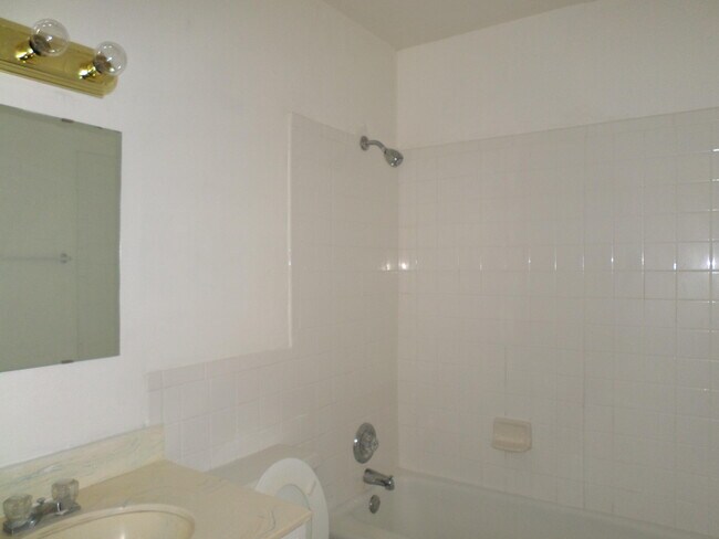 Foto del edificio - 8808 Lawson St