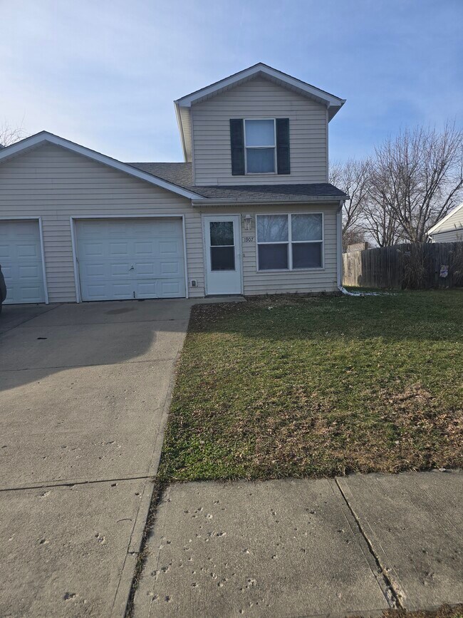 Foto del edificio - 1907 E Balsam Ct