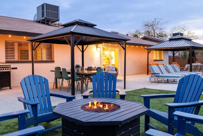 Foto del edificio - 8638 E Whitton Ave