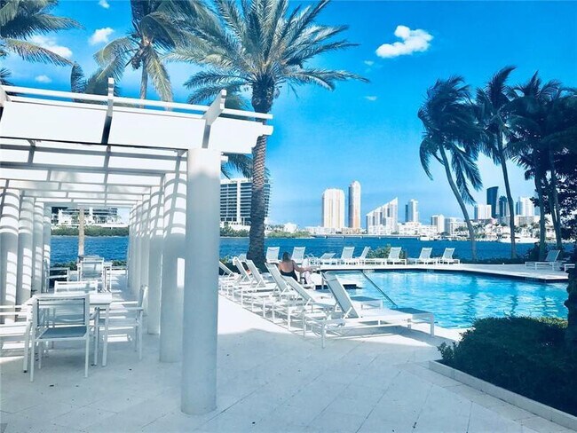 Foto del edificio - 3205 NE 184th St