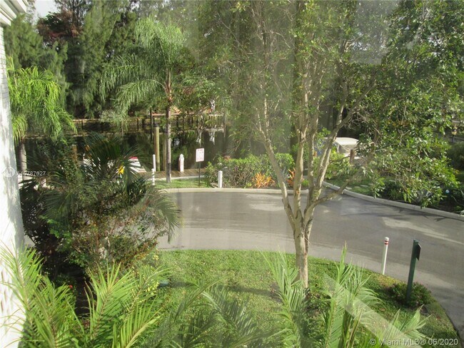 Foto del edificio - 6201 Bay Club Dr