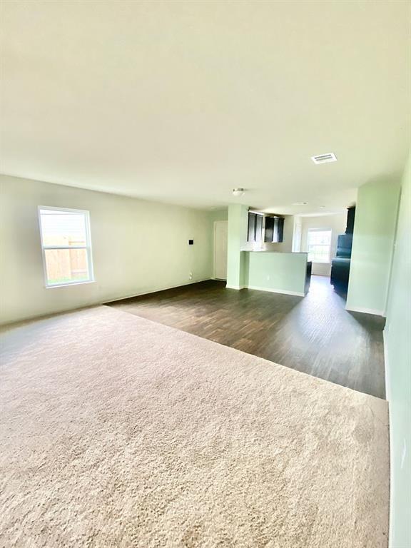 Foto del edificio - 701 Yearwood Ln