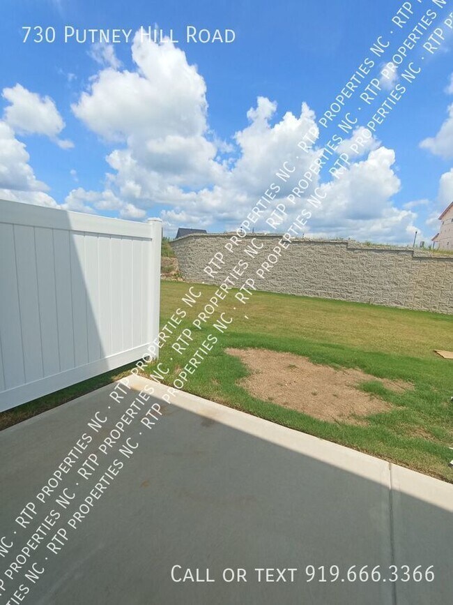 Building Photo - 730 Putney Hill Dr