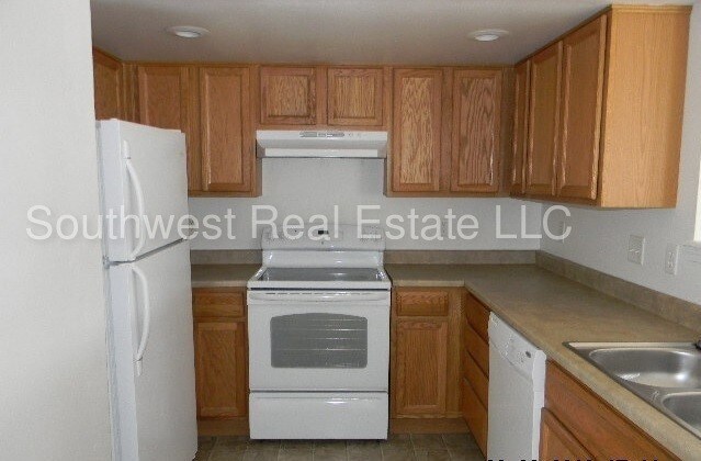 Foto del edificio - 3 bedroom 2.5 bath