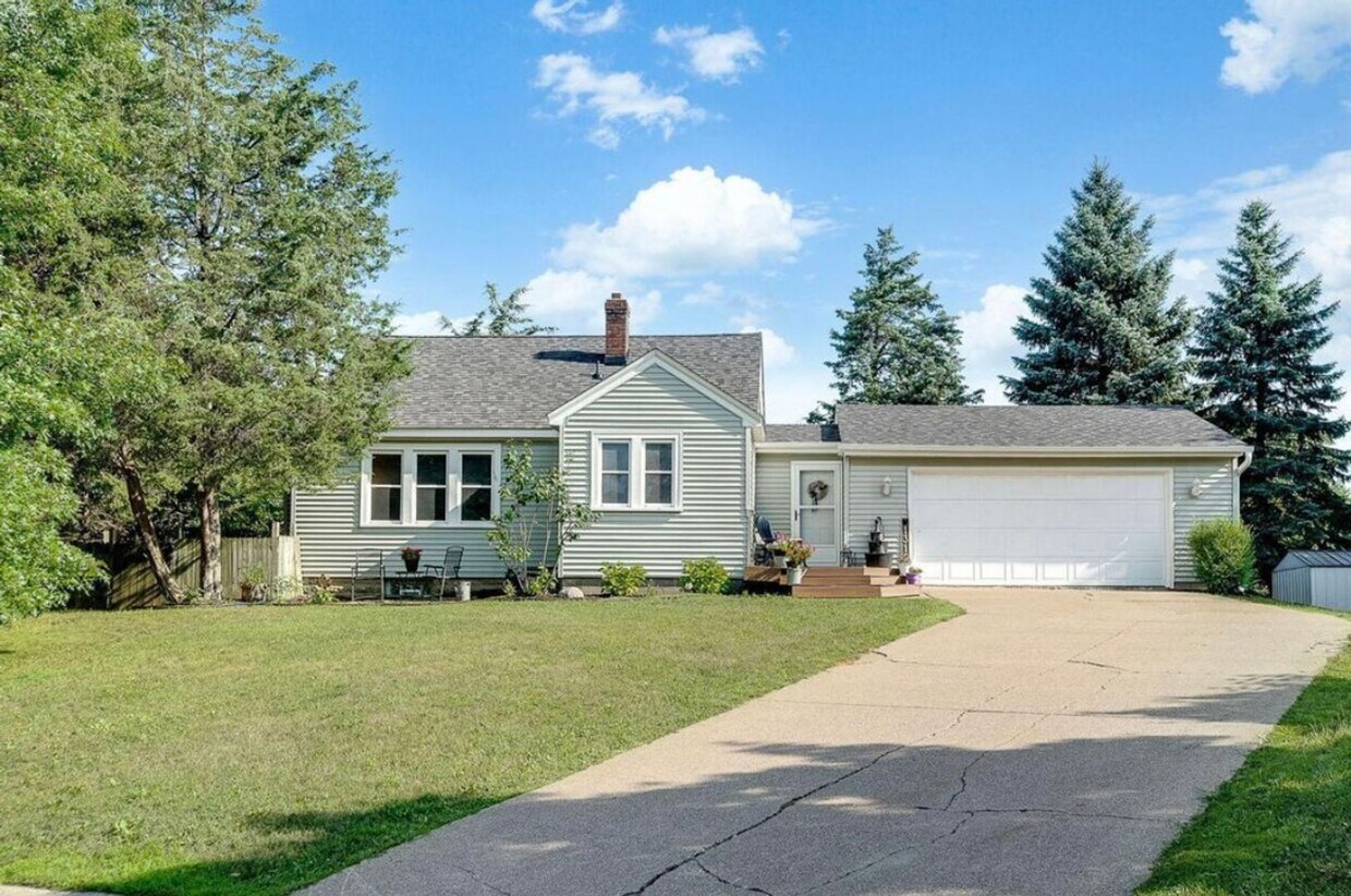 Primary Photo - Beautiful 4BR/1Bath House in Arden Hills A...