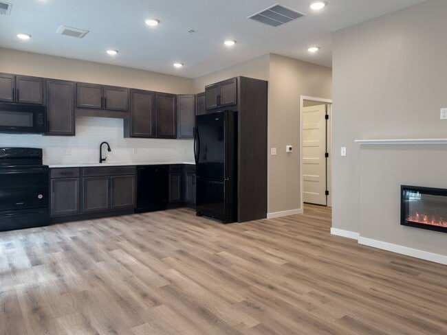 Building Photo - The Pines | Specials Available | Townhomes For Rent