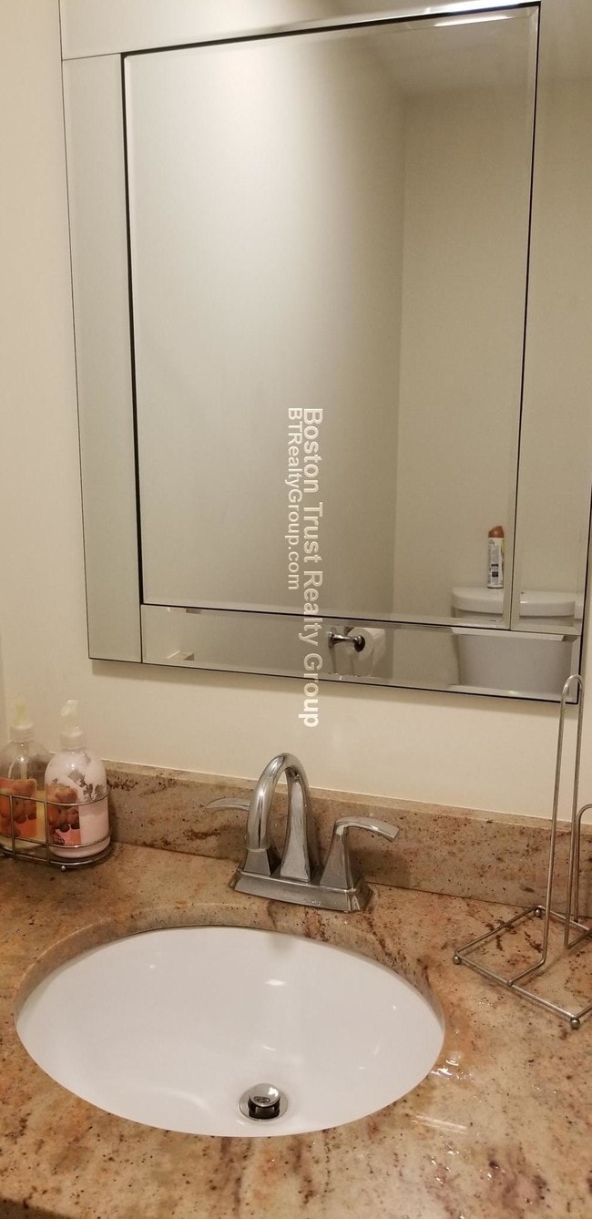 Building Photo - 6 Woodville Park