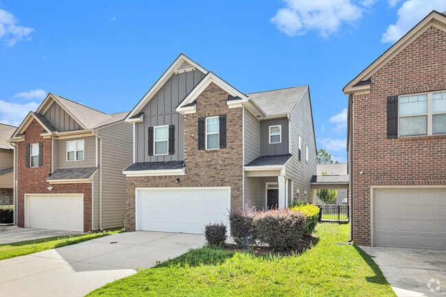 Building Photo - 3135 Hendrick Dr