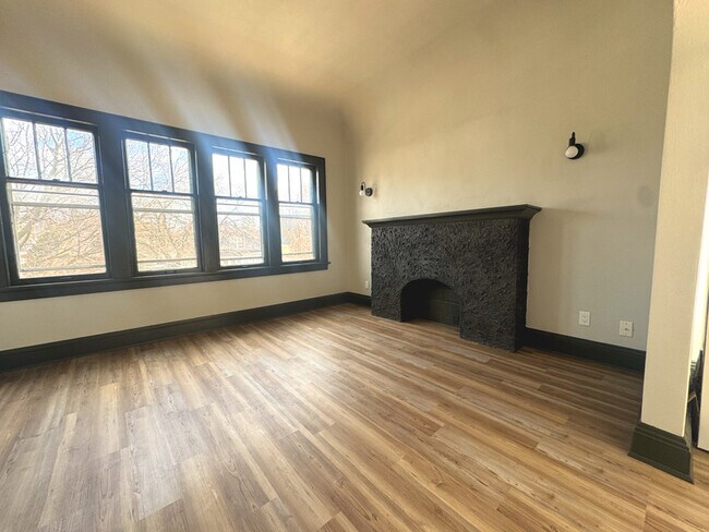 Foto del edificio - 2429-2431 S 34th St