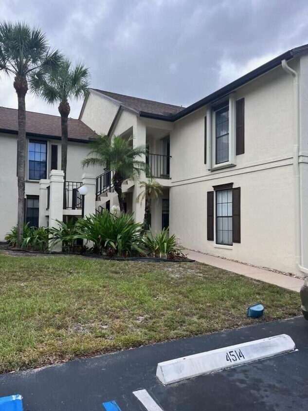 3393 Jog Park Dr Unit 4513, Greenacres, FL 33467 Condo for Rent in