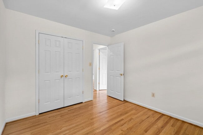 Building Photo - 4 Bed 3 Bath - Silver Spring Single Family...