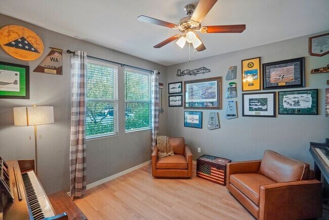 Foto del edificio - Gorgeous 4+1 Bdrm Home in Gladden Farms wi...